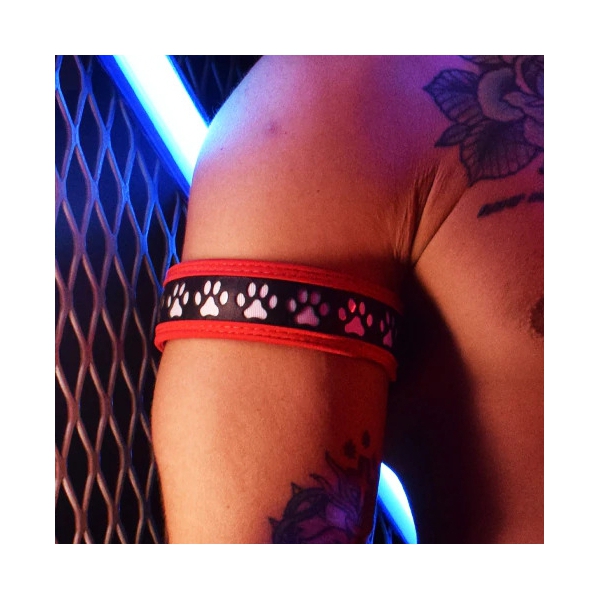 POUNDTOWN Red lighted armband