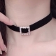 Collar Cuadrado Negro