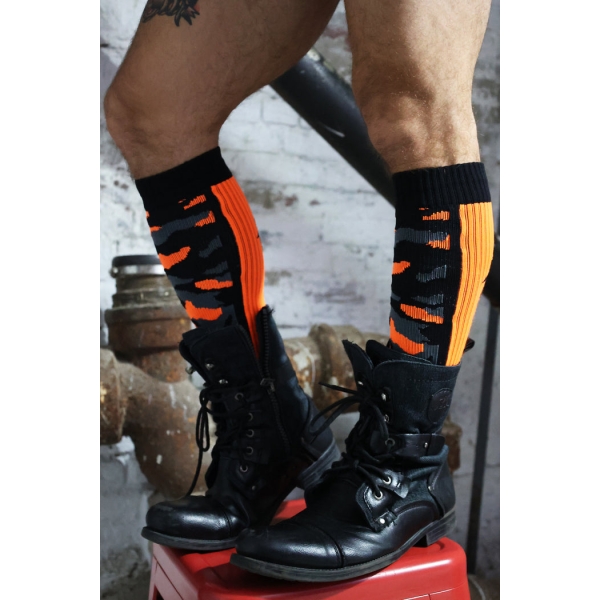 Calcetines altos Neo Camo Negro-Naranja Neón